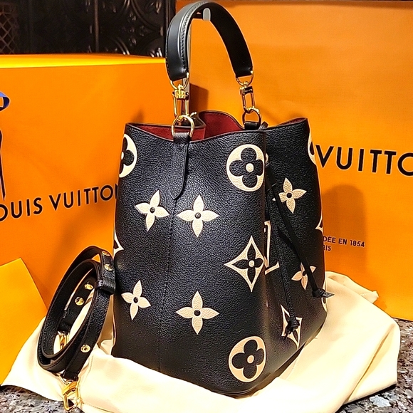 Louis Vuitton | NéoNoé | Bicolor Monogram Empreinte Leather Bucket Bag | NWT - Picture 5 of 16